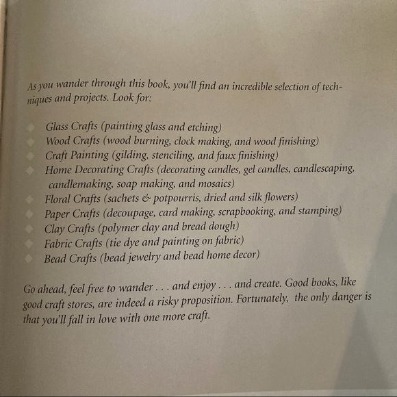 The Michaels Book of Arts and Crafts. 528 pages! - Picture 5 of 5